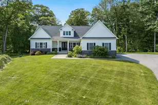 35 Biltmore Dr, Hopewell Junction, NY 12533 - Photo 2