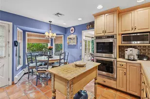 221 Somerset Dr, Hewlett, NY 11557 - Photo 10