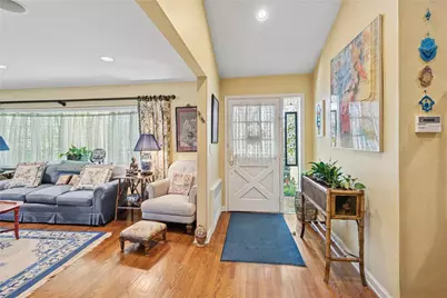 221 Somerset Drive, Hewlett, NY 11557 - Photo 8