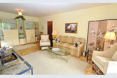 230 Garth Road #6C1, Scarsdale, NY 10583 - Photo 12