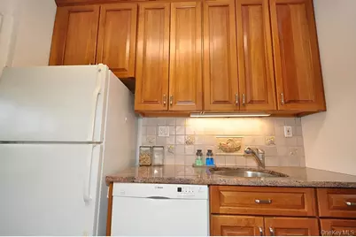 230 Garth Road #6C1, Scarsdale, NY 10583 - Photo 8