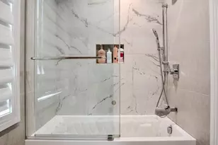 8 Stuyvesant Pl, Lawrence, NY 11559 - Photo 24