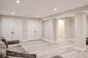 8 Stuyvesant Pl, Lawrence, NY 11559 - Photo 26