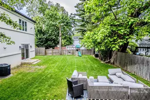 8 Stuyvesant Pl, Lawrence, NY 11559 - Photo 32