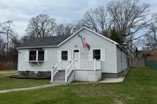 128 Maywood Dr, Mastic Beach, NY 11951 - Photo 10