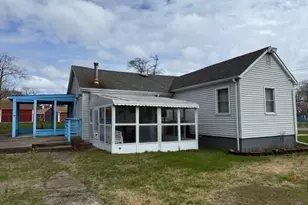 128 Maywood Dr, Mastic Beach, NY 11951 - Photo 4