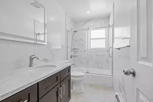 78-30 270th St, New Hyde Park, NY 11004 - Photo 8