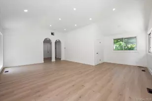 452 E Shore Rd, Great Neck, NY 11024 - Photo 14