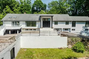 452 E Shore Rd, Great Neck, NY 11024 - Photo 28