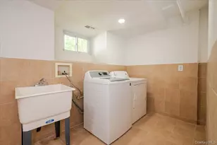 452 E Shore Rd, Great Neck, NY 11024 - Photo 26