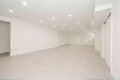 452 E Shore Road, Great Neck, NY 11024 - Photo 24