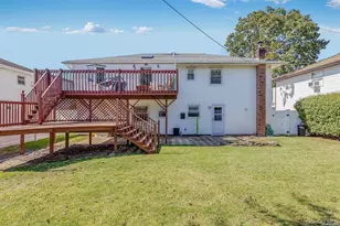 34 Dennis Ln, Bethpage, NY 11714 - Photo 32