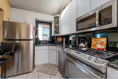 22 Cheshire Road, Inwood, NY 11096 - Photo 8