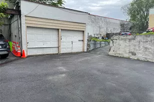 554 E 191st St, Bronx, NY 10458 - Photo 22