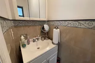 554 E 191st St, Bronx, NY 10458 - Photo 8