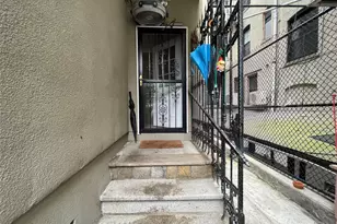 554 E 191st St, Bronx, NY 10458 - Photo 24