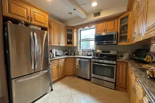 554 E 191st St, Bronx, NY 10458 - Photo 4
