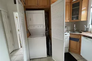 554 E 191st St, Bronx, NY 10458 - Photo 14
