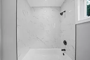 1090 Brookdale Ave, Bay Shore, NY 11706 - Photo 24