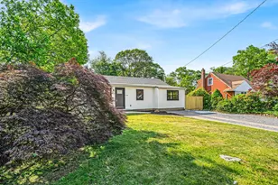 1090 Brookdale Ave, Bay Shore, NY 11706 - Photo 4