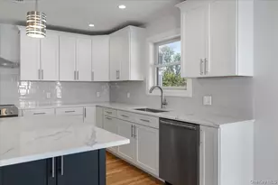 12 Pershing Pl, Island Park, NY 11558 - Photo 8