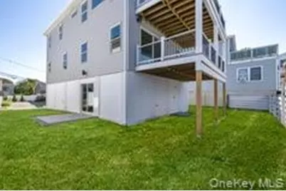 12 Pershing Place, Island Park, NY 11558 - Photo 34