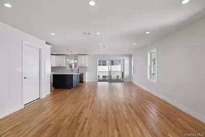 12 Pershing Place, Island Park, NY 11558 - Photo 4