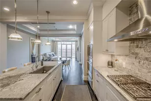 1000 Royal Ct, North Hills, NY 11040 - Photo 2