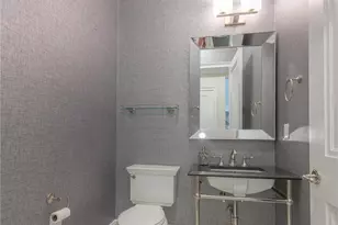 1000 Royal Ct, North Hills, NY 11040 - Photo 20