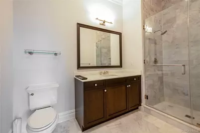 1000 Royal Court #1306, North Hills, NY 11040 - Photo 18