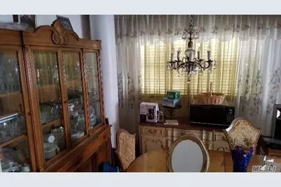 492 Pershing Boulevard, Rockville Centre, NY 11570 - Photo 4