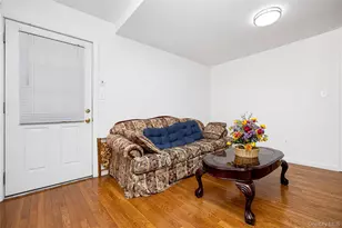 24 Lawrence Ave, Rockville Centre, NY 11570 - Photo 24