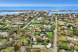 22 Bayfield Ln, Westhampton Beach, NY 11978 - Photo 2