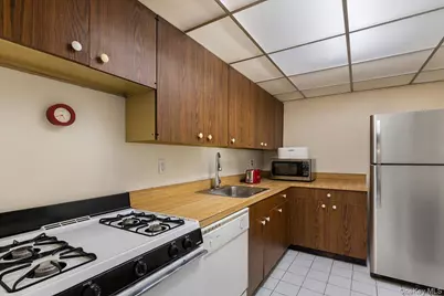 1155 Warburton Avenue #4J, Yonkers, NY 10701 - Photo 10