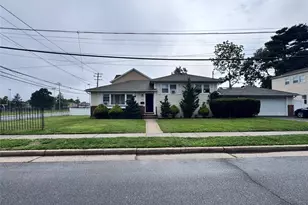 36 Monroe Pl, Hempstead, NY 11550 - Photo 2