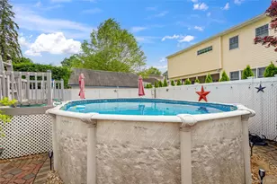 25 Davison Ave, East Rockaway, NY 11518 - Photo 22