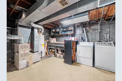 31 Broadmoor Lane, Westbury, NY 11590 - Photo 28