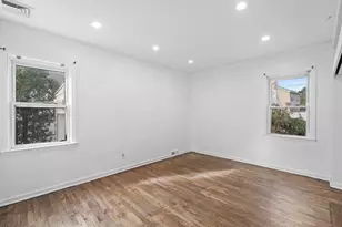 31 Broadmoor Ln, Westbury, NY 11590 - Photo 8