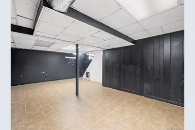 31 Broadmoor Lane, Westbury, NY 11590 - Photo 26