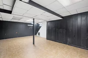 31 Broadmoor Ln, Westbury, NY 11590 - Photo 26