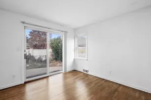 31 Broadmoor Ln, Westbury, NY 11590 - Photo 10