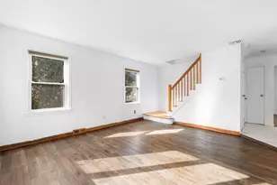 31 Broadmoor Ln, Westbury, NY 11590 - Photo 4