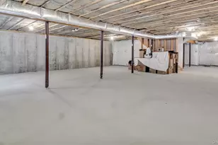 333 Wavell Ave, Yaphank, NY 11980 - Photo 28