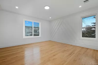 319 Blacksmith Road W, Levittown, NY 11756 - Photo 34