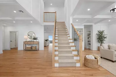 319 Blacksmith Road W, Levittown, NY 11756 - Photo 4