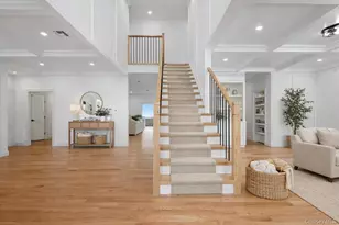 319 Blacksmith Road W, Levittown, NY 11756 - Photo 4