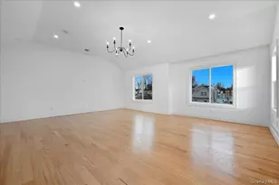 319 Blacksmith Road W, Levittown, NY 11756 - Photo 30