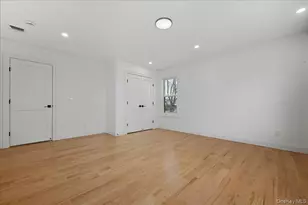 319 Blacksmith Road W, Levittown, NY 11756 - Photo 36