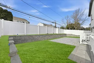 319 Blacksmith Road W, Levittown, NY 11756 - Photo 46