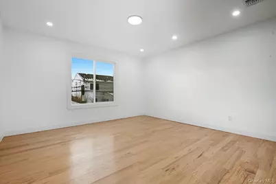 319 Blacksmith Road W, Levittown, NY 11756 - Photo 38